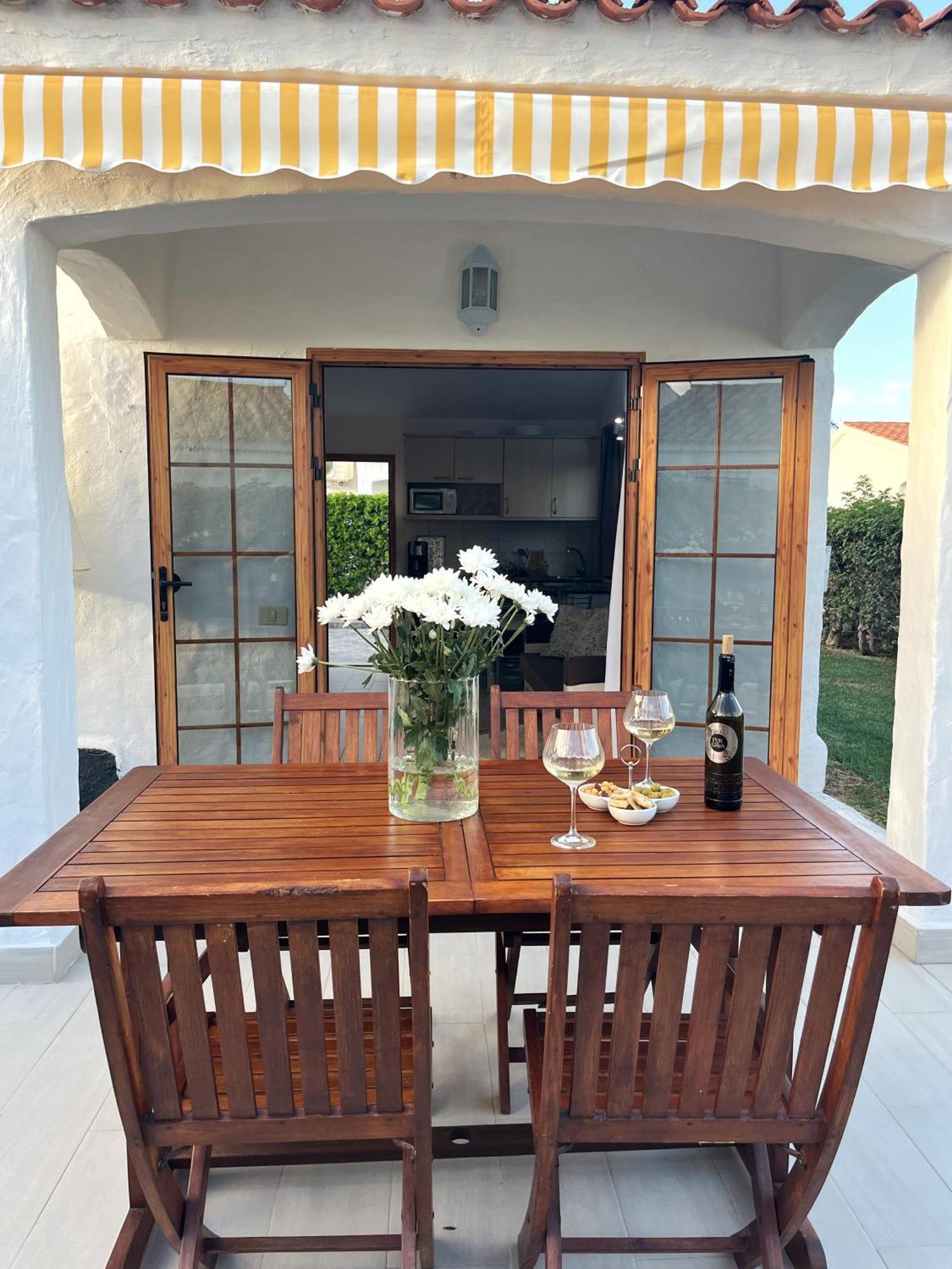Buzzstays: 1-Bed Bungalow, Garden, Near Yumbo & Beach Maspalomas  Ngoại thất bức ảnh